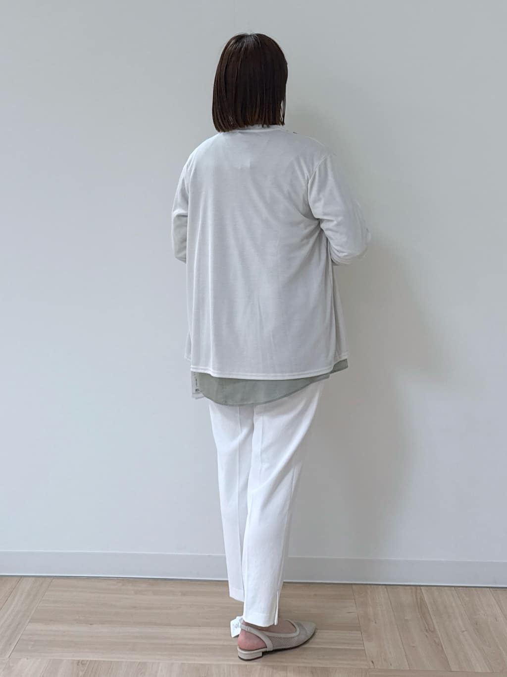 amiさんの「Reflect｜◆【マシンウォッシュ可】リラクシーセンタープレスパンツ」を使ったコーディネート