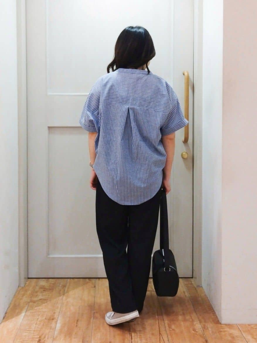 みーさんの「SHOO･LA･RUE｜◆【高レビュー/洗える/UV/吸水速乾】洗濯後しわになりにくいリネンブレンドドルマンシャツ」を使ったコーディネート