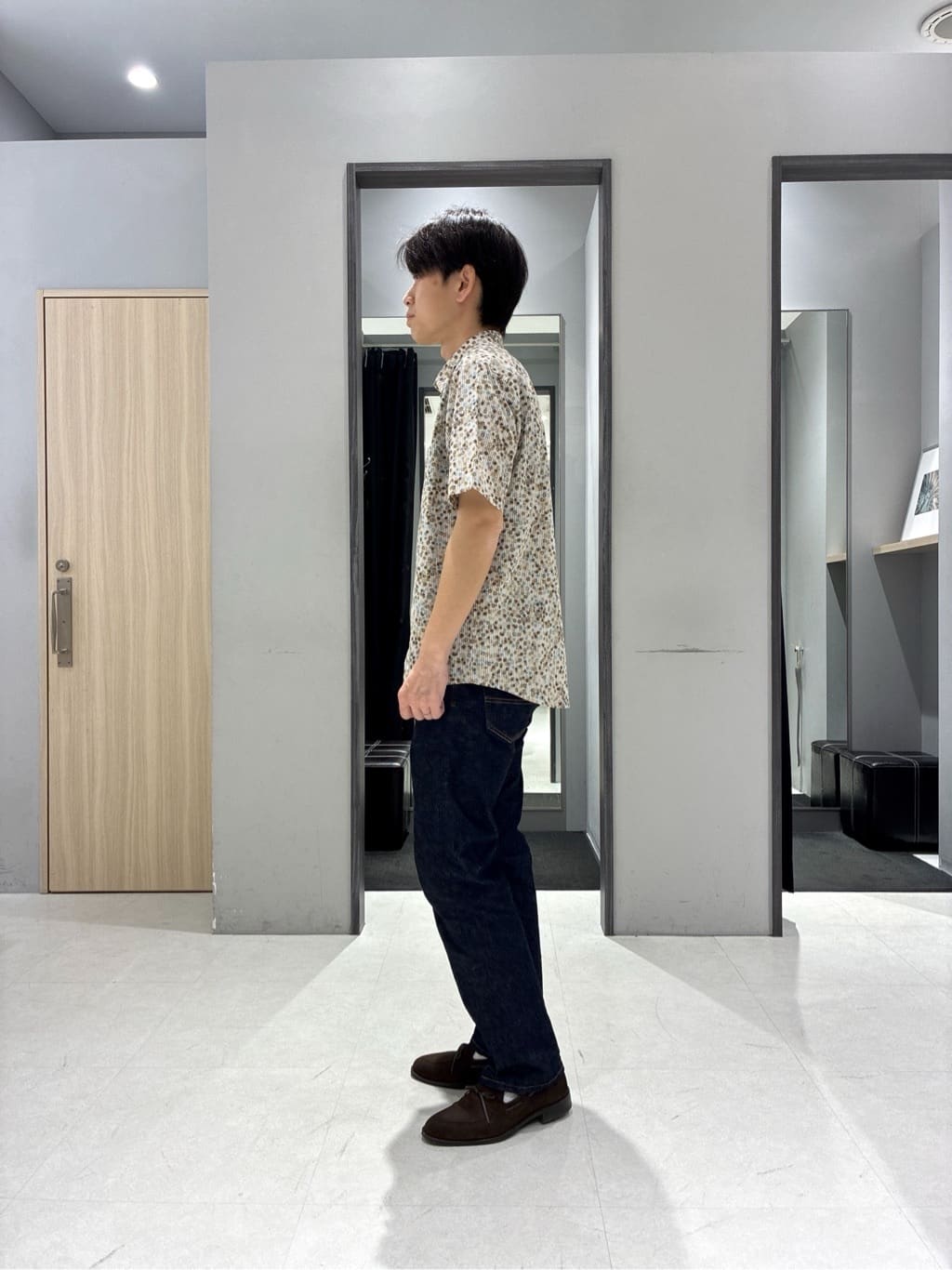 わいずみさんの「TAKEO KIKUCHI｜【抗菌防臭】COOL DOTS（R）ドビープリント ジャケット」を使ったコーディネート
