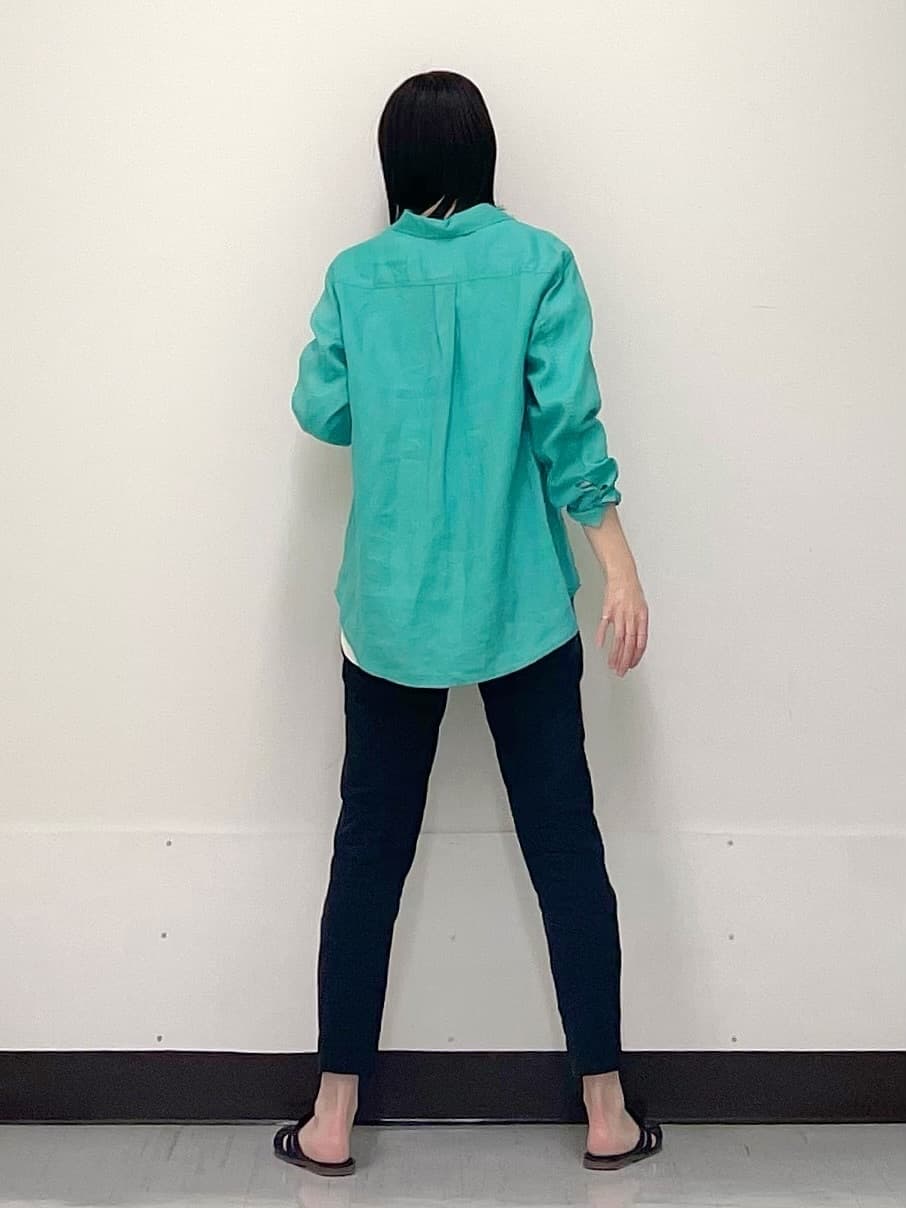 ikueさんの「INDIVI｜◆【毎年人気！／フレンチリネン】ベーシックシャツ」を使ったコーディネート