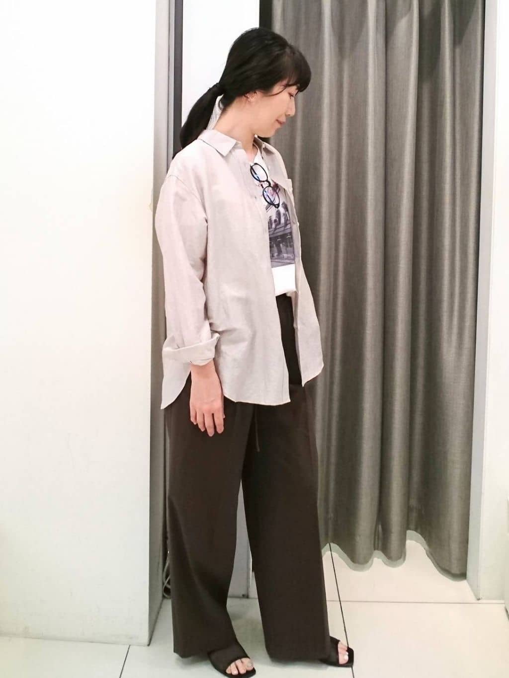 YABUさんの「UNTITLED｜◆【セットアップ可能／オンオフ】ラミー混 タックワイドパンツ」を使ったコーディネート