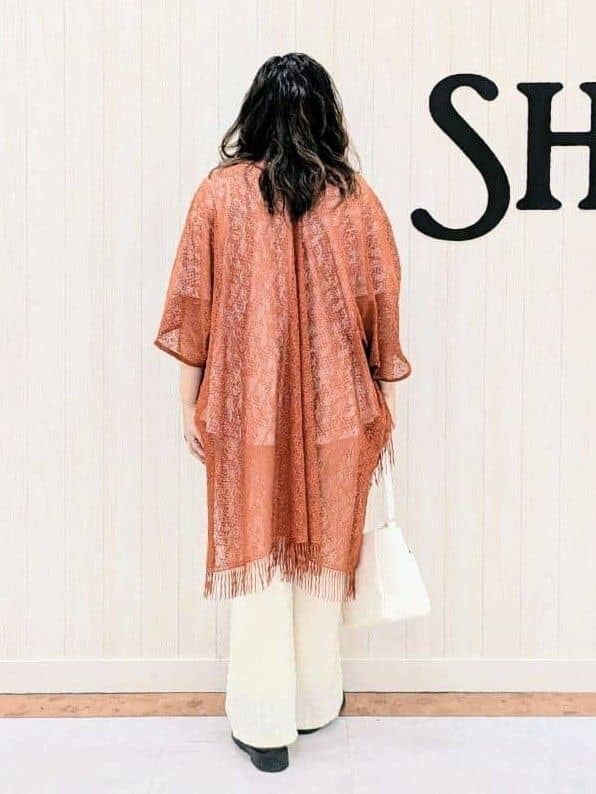 さくみぃさんの「SHOO･LA･RUE｜◆スクエアレースポンチョ」を使ったコーディネート