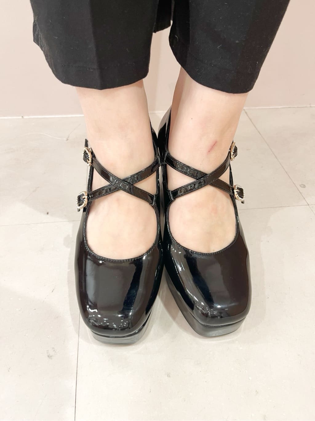 Oさんの「ESPERANZA｜クロスダブルバックル厚底パンプス 結婚式二次会 パーティー 25SS」を使ったコーディネート
