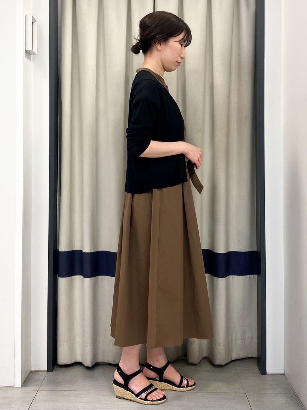 eguchiさんの「grove｜◆【接触冷感/UVカットetc】夏に嬉しい機能付き！ベーシックショートカーディガン」を使ったコーディネート