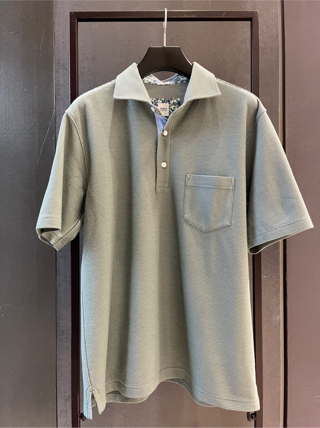uedaさんの「TAKEO KIKUCHI｜【抗菌防臭／9色5サイズ展開】ハニカムメランジ ポロシャツ」を使ったコーディネート