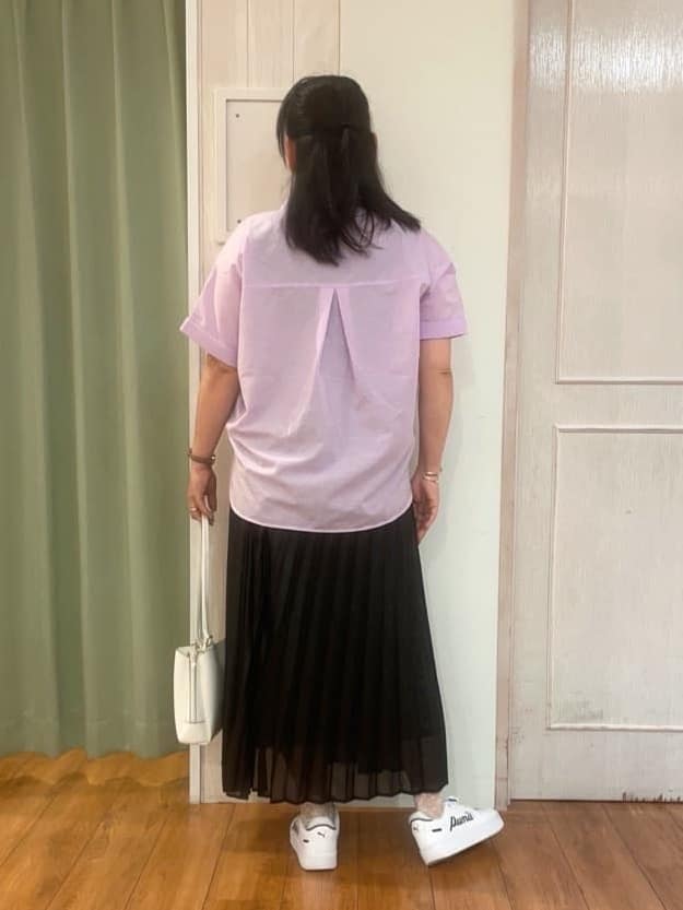 ke-yさんの「SHOO･LA･RUE｜◆【高レビュー/洗える/UV/吸水速乾】洗濯後しわになりにくいリネンブレンドドルマンシャツ」を使ったコーディネート