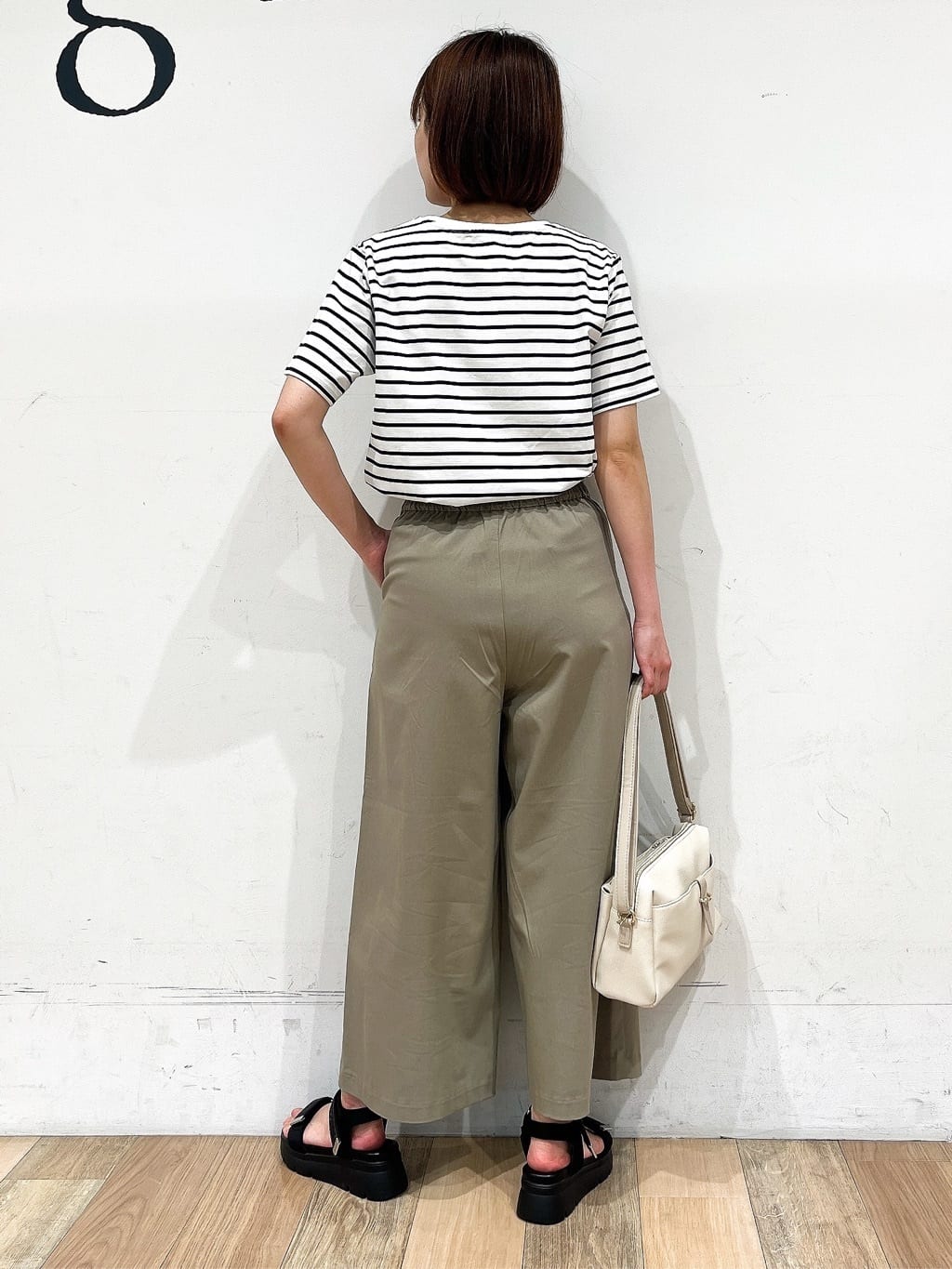 山さんさんの「grove｜サマーハイパーストレッチワイドパンツ」を使ったコーディネート