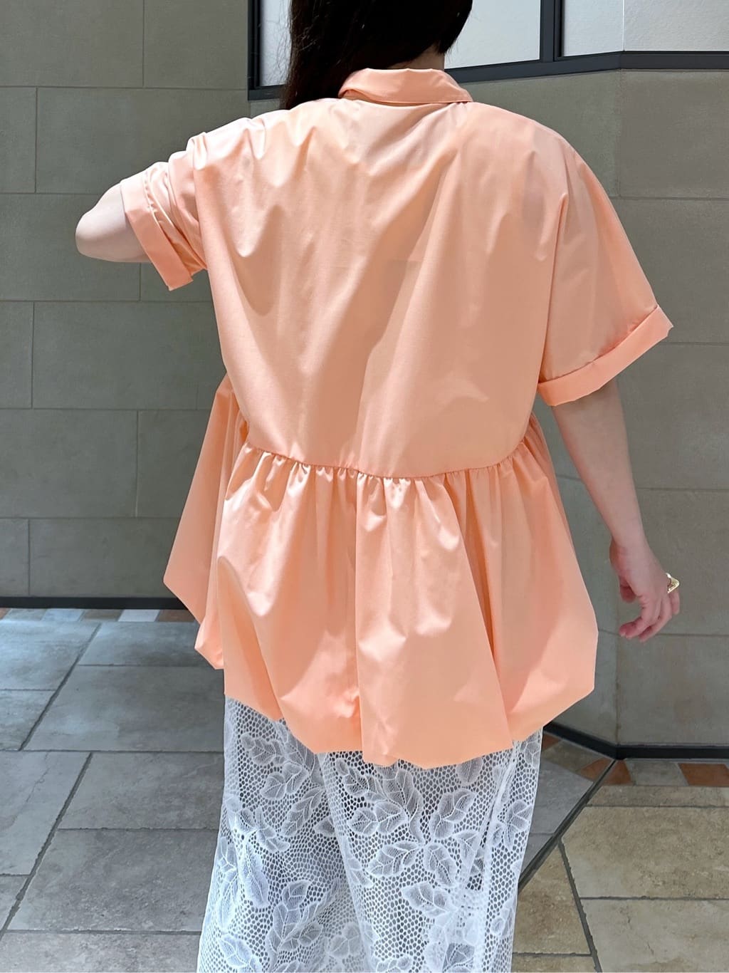 よねさんの「INDIVI｜【接触冷感／セットアップ対応】イージーテーパードパンツ【通勤・セレモニー】」を使ったコーディネート