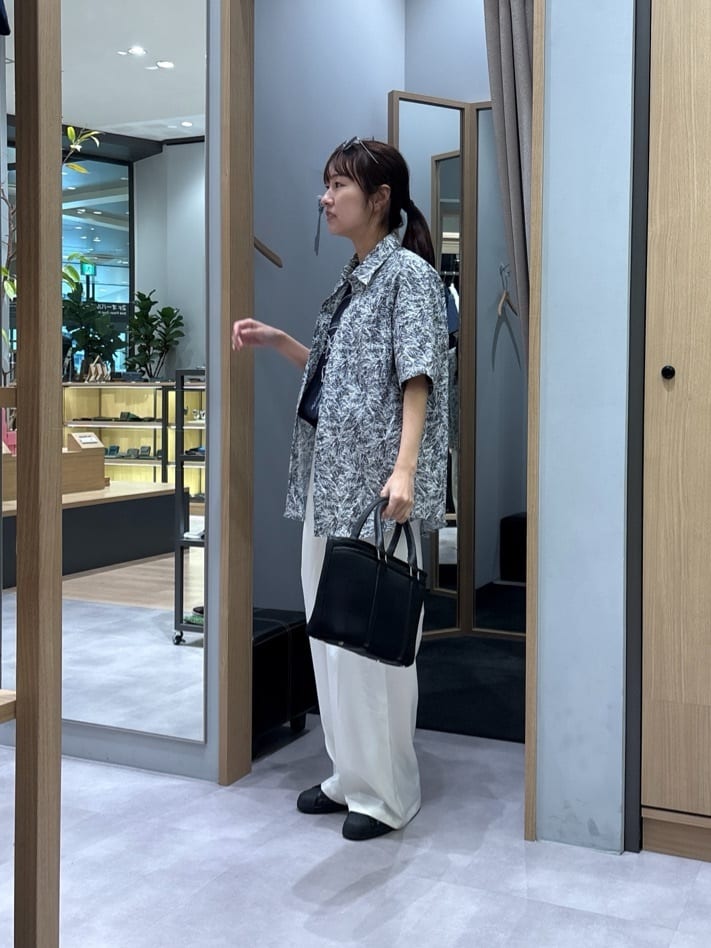 よぴさんの「TAKEO KIKUCHI｜【TAKEO KIKUCHI &times; THE BEDFORD HOTEL】オールメタルフレーム サングラ」を使ったコーディネート
