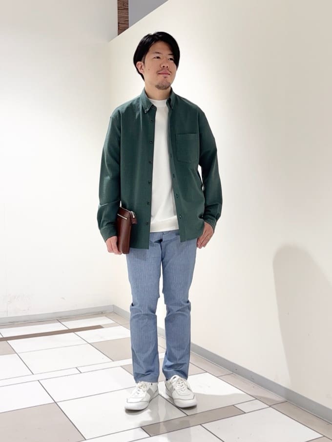 及川さんの「TAKEO KIKUCHI｜【抗菌防臭/シーズンレス】シアサッカー ジャージシャツ」を使ったコーディネート