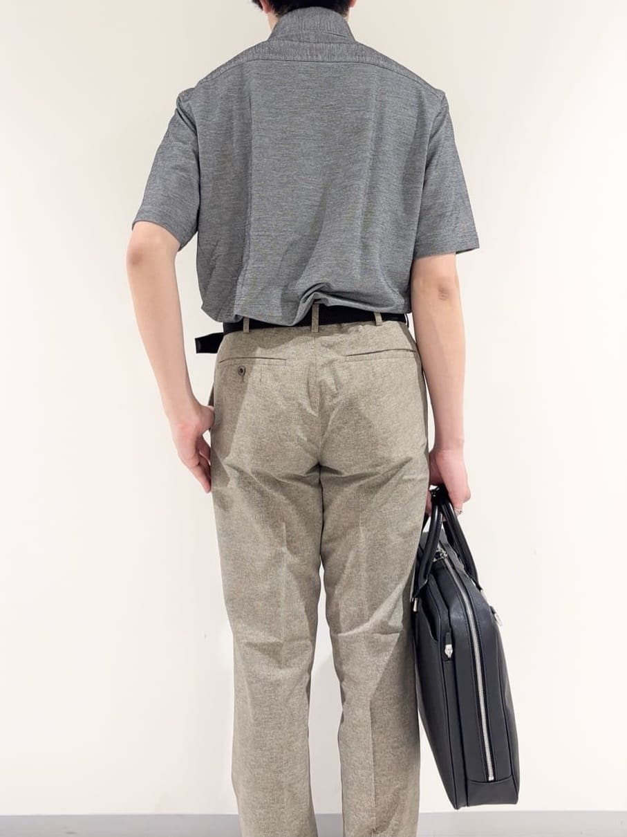 及川さんの「TAKEO KIKUCHI｜【抗菌防臭】COOL DOTS（R）ドビープリント パンツ」を使ったコーディネート