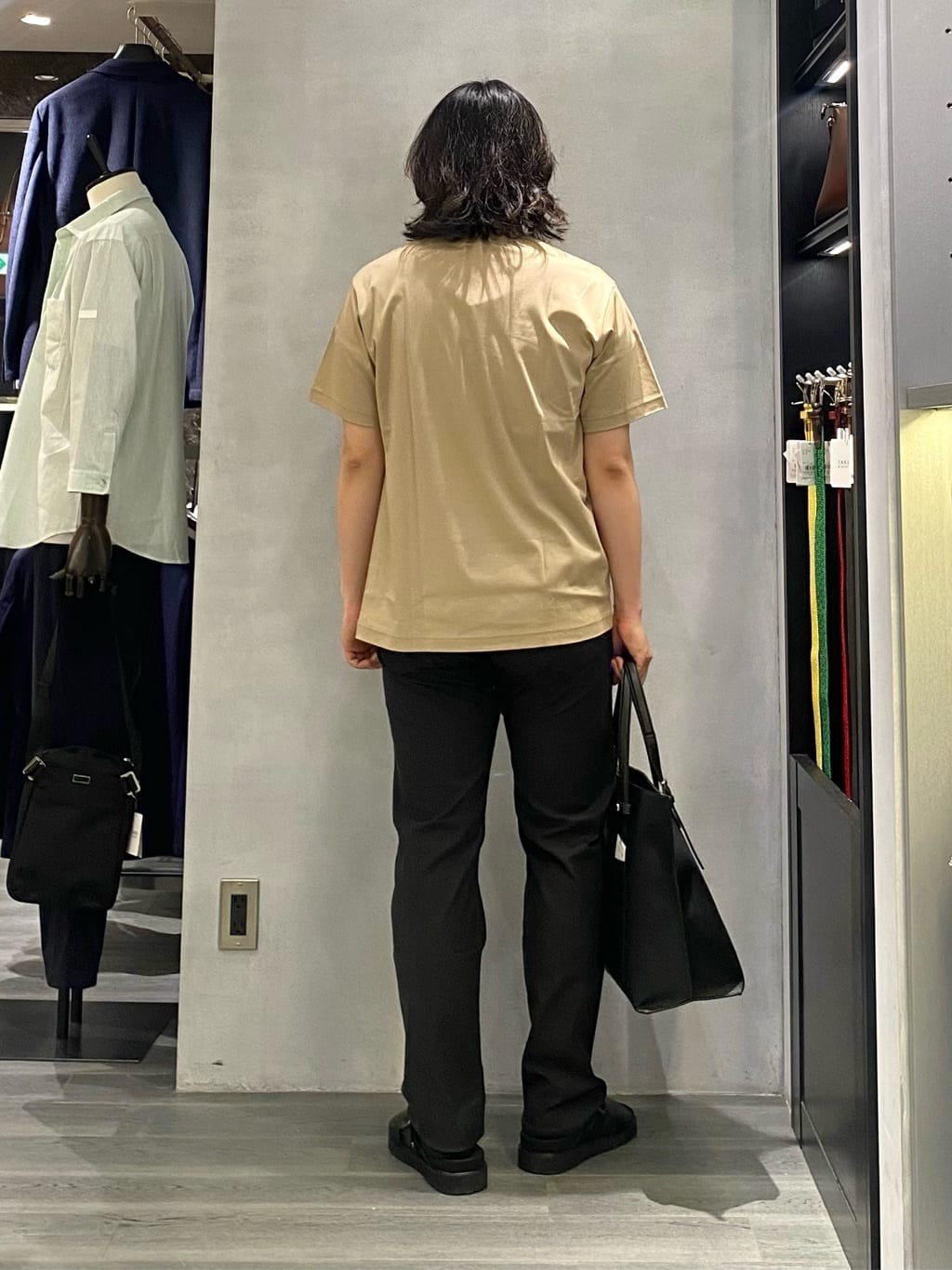 nishiさんの「TAKEO KIKUCHI｜【Made in JAPAN】播州織 ストレッチ パンツ」を使ったコーディネート