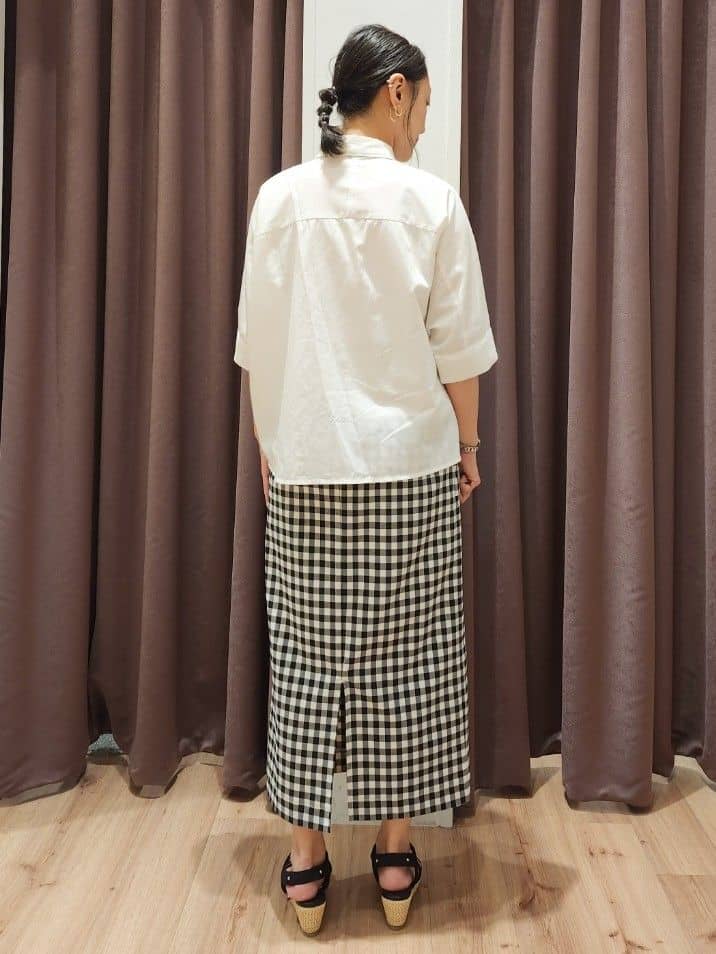 さくさんの「grove｜【雑誌掲載】洗えるシアーカーディガン」を使ったコーディネート