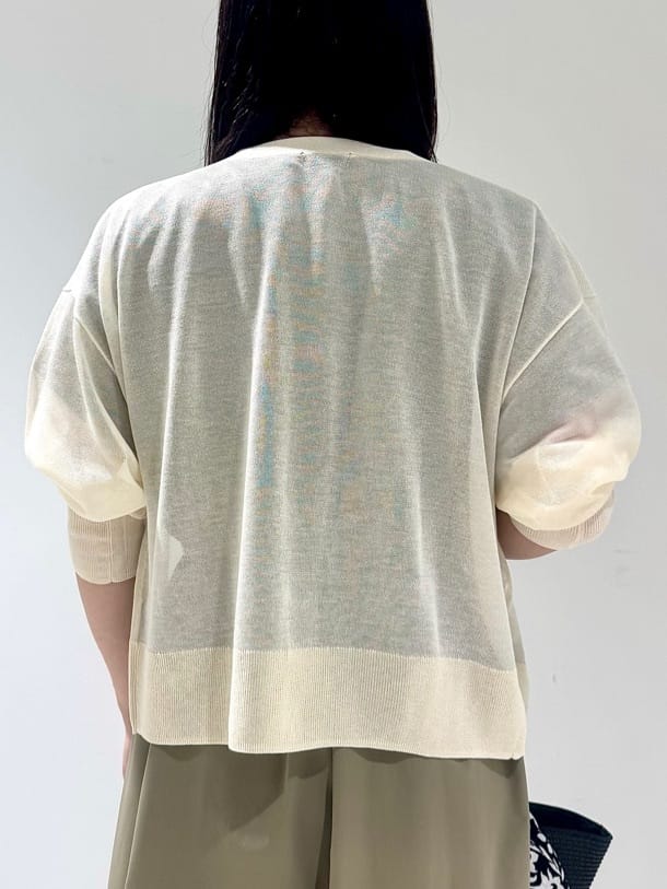 そんさんの「INDIVI｜【90cm四方】ボタニカル柄大判スカーフ」を使ったコーディネート