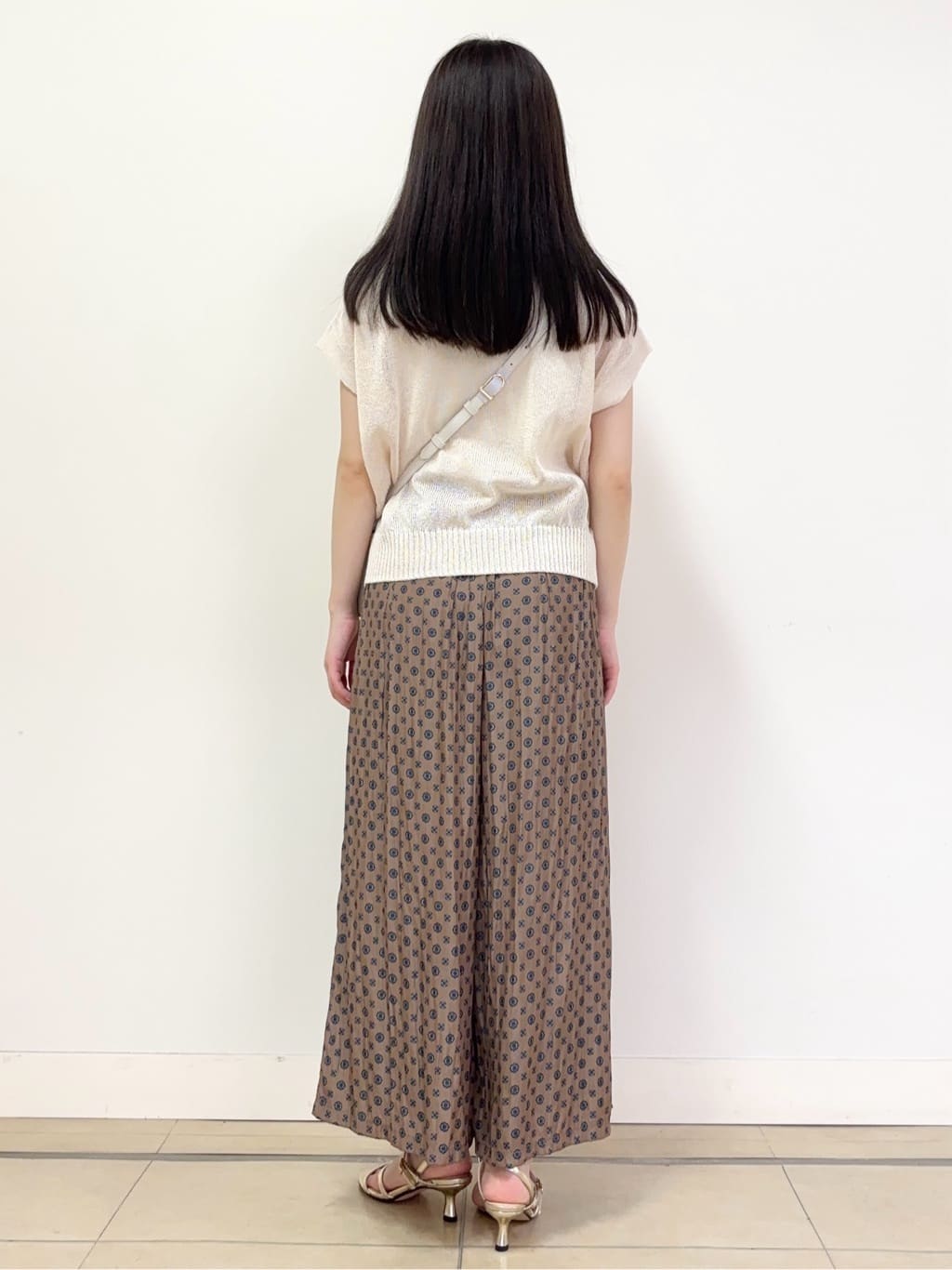 あやかさんの「UNTITLED｜◆【セットアップ可能/ウエストゴム】小紋柄パンツ」を使ったコーディネート