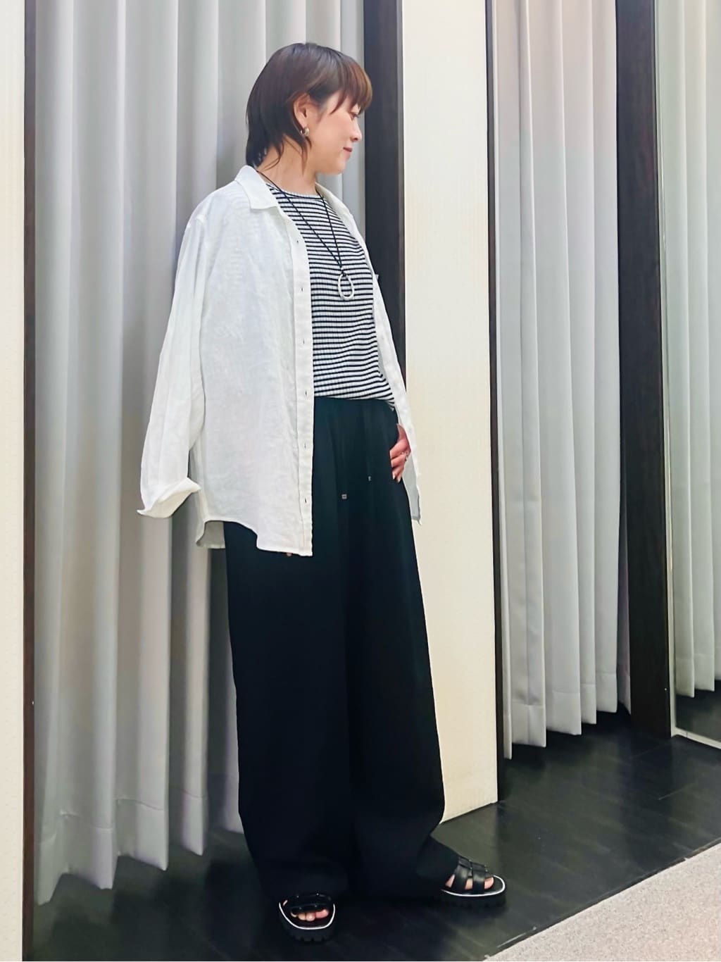 YUKIさんの「INDIVI｜【洗える／UVケア／SETUP可能】ドロストワイドパンツ」を使ったコーディネート