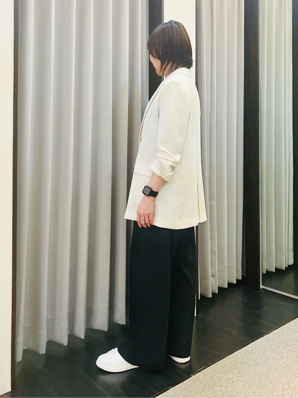 YUKIさんの「INDIVI｜【洗える／UVケア／SETUP可能】ドロストワイドパンツ」を使ったコーディネート