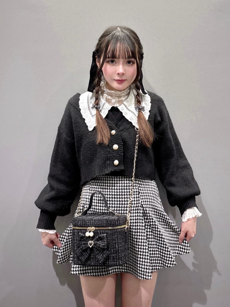 HUANG WEIHSUANさんの「ESPERANZA｜厚底リボン付き3WAYキラキラパンプス」を使ったコーディネート