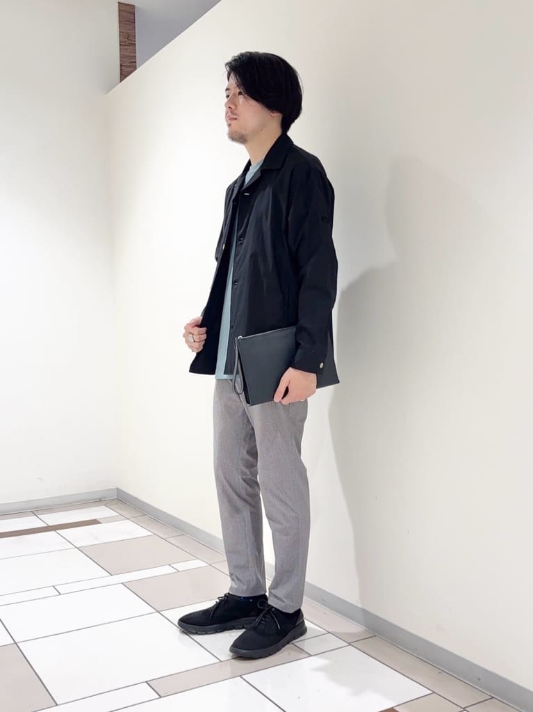 及川さんの「TAKEO KIKUCHI｜【ベーシック】レザー クラッチバッグ」を使ったコーディネート