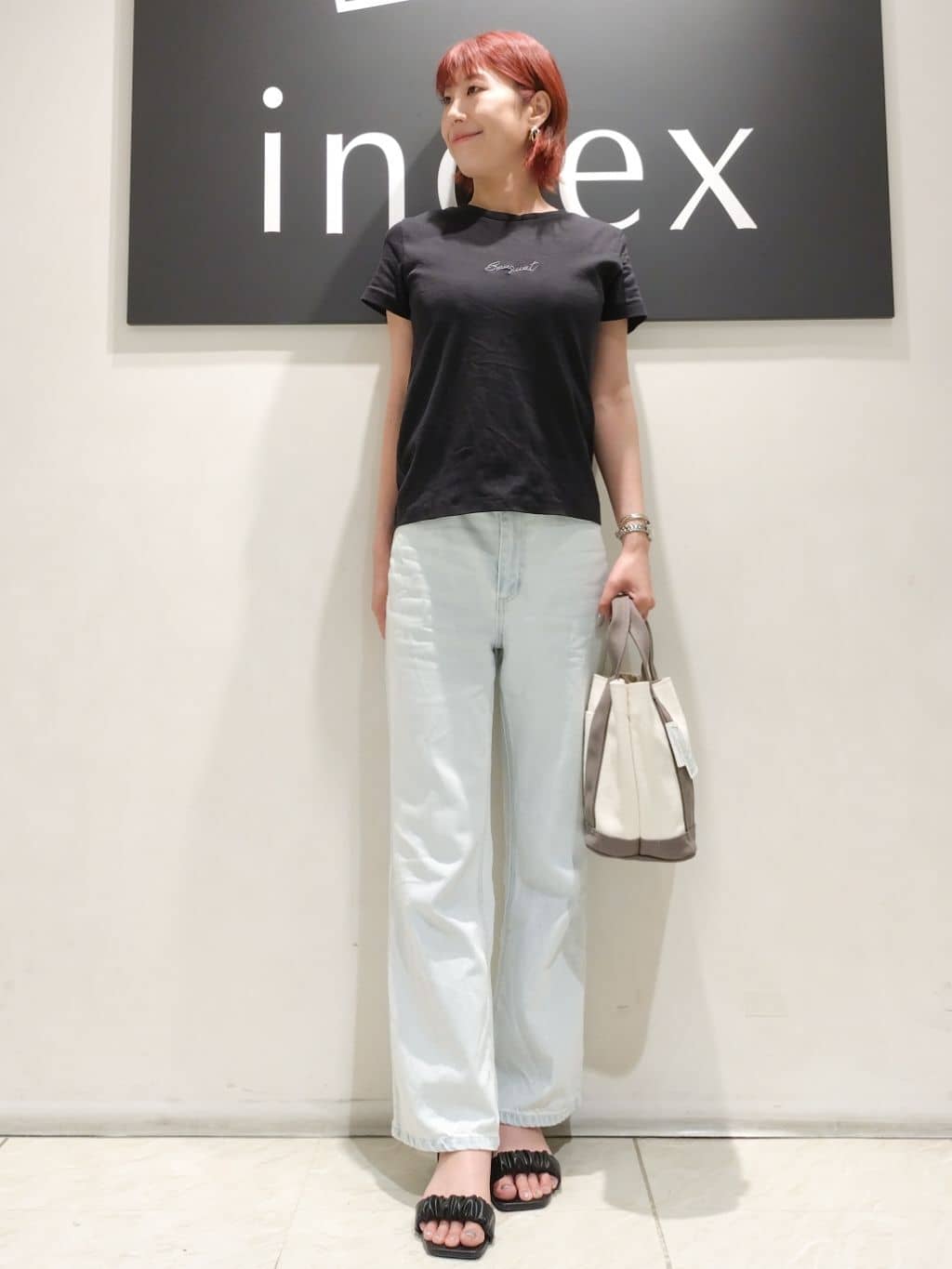 n.さんの「index｜◆ワンポイントロゴ刺繍Tシャツ【UV／接触冷感／洗濯機洗い可】」を使ったコーディネート