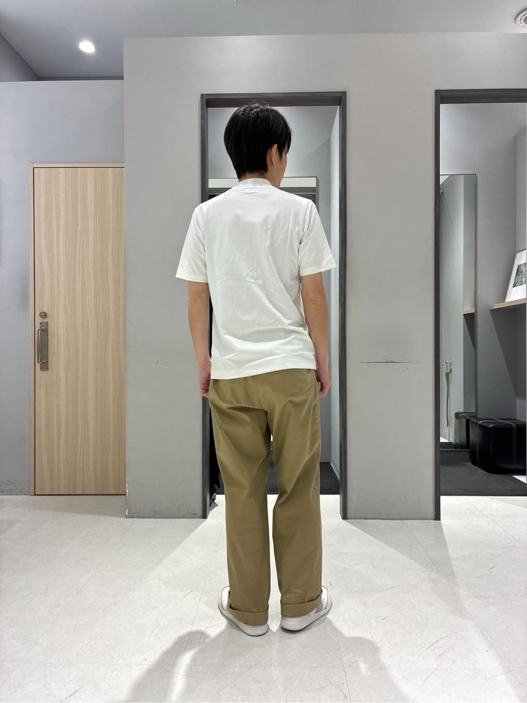 わいずみさんの「TAKEO KIKUCHI｜【多機能・軽量】シャドーライン リュック」を使ったコーディネート