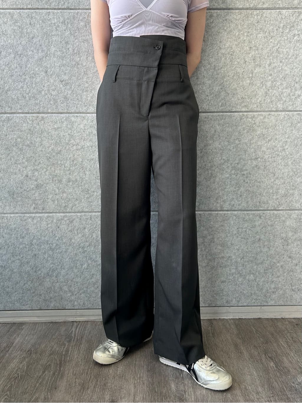 honoka Aさんの「CODE A｜turn up chic trousers」を使ったコーディネート
