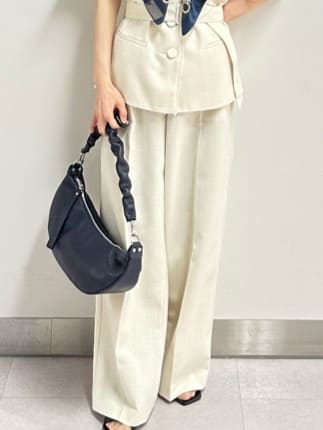 Miwaさんの「UNTITLED｜【手洗い／88cm正方形】シアー素材チェーン柄スカーフ」を使ったコーディネート