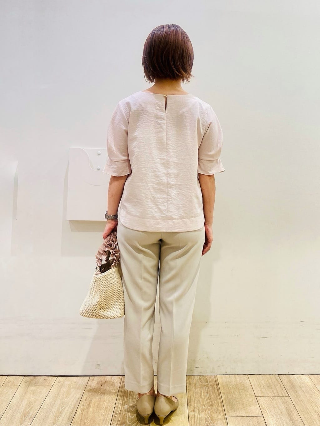 YUKOさんの「index｜《8色展開／XS-LLサイズ》タックパフスリーブブラウス【洗濯機洗い可／吸水速乾／防シワ／抗ピル】」を使ったコーディネート