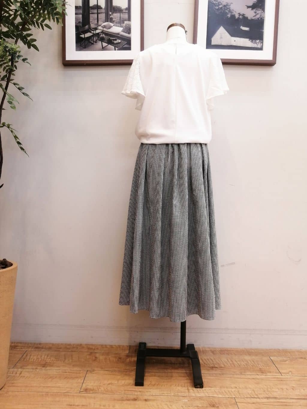 maiさんの「SHOO･LA･RUE｜◆【洗える/S-LL】ナチュラル感が上品 サッと羽織れるカーディガン」を使ったコーディネート