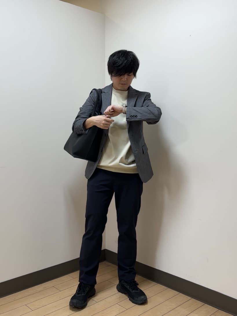 あきやまさんの「TAKEO KIKUCHI｜【抗菌防臭／5サイズ展開】ハイゲージポンチ Tシャツ」を使ったコーディネート