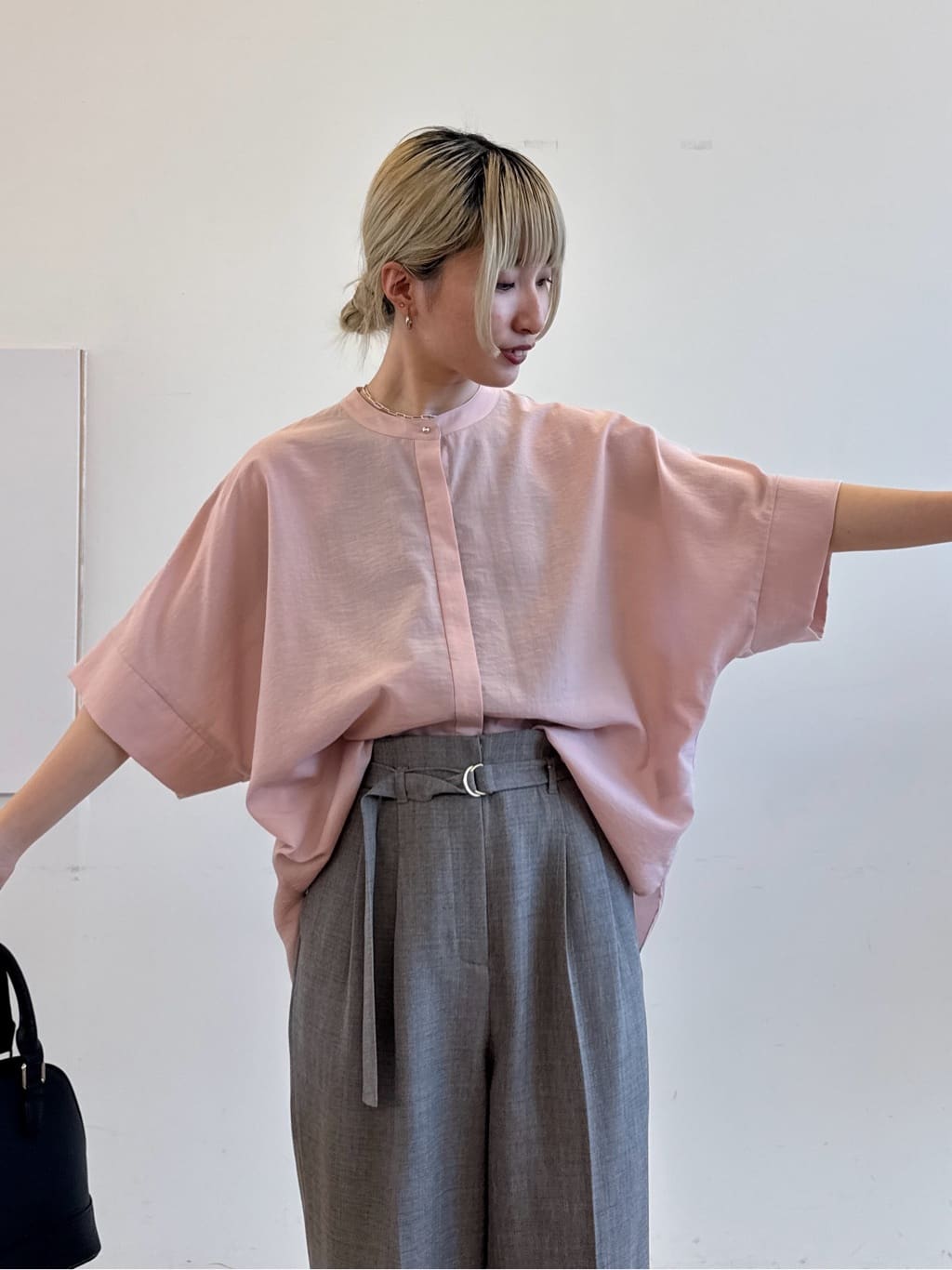 omaさんの「THE SHOP TK｜◆ドルマンブラウス【7色展開/洗濯機OK/体型カバー】」を使ったコーディネート