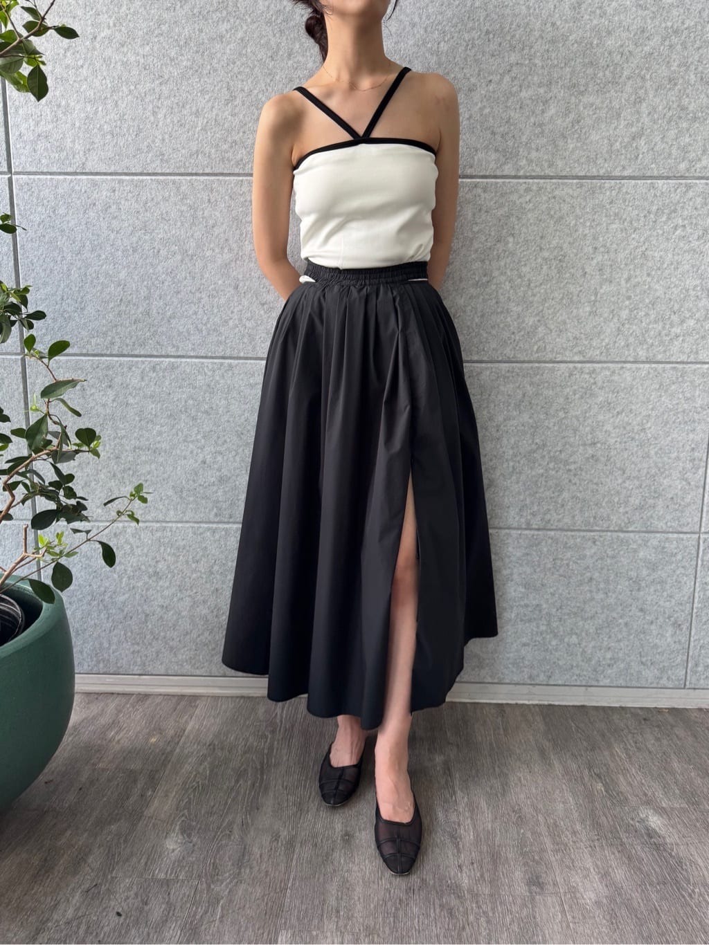 uchi__yamaさんの「CODE A｜side slit volume skirt」を使ったコーディネート