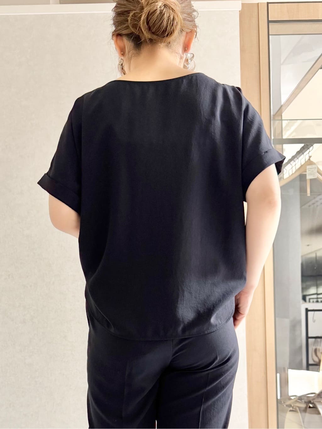 sayuさんの「UNTITLED｜◆【セットアップ可/接触冷感/イージーケア】リラクミスト　2WAYブラウス」を使ったコーディネート