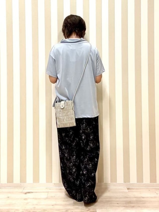 pieceさんの「SHOO･LA･RUE｜◆ニュアンスUモチーフネックレス」を使ったコーディネート
