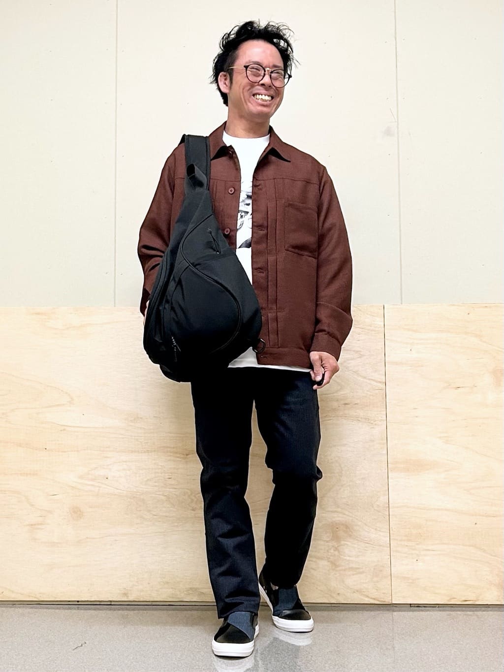 KENJI Iさんの「THE SHOP TK｜【オールシーズン穿ける！】7DAYSストレッチへリンボンパンツ　ON&hArr;OFF兼用」を使ったコーディネート