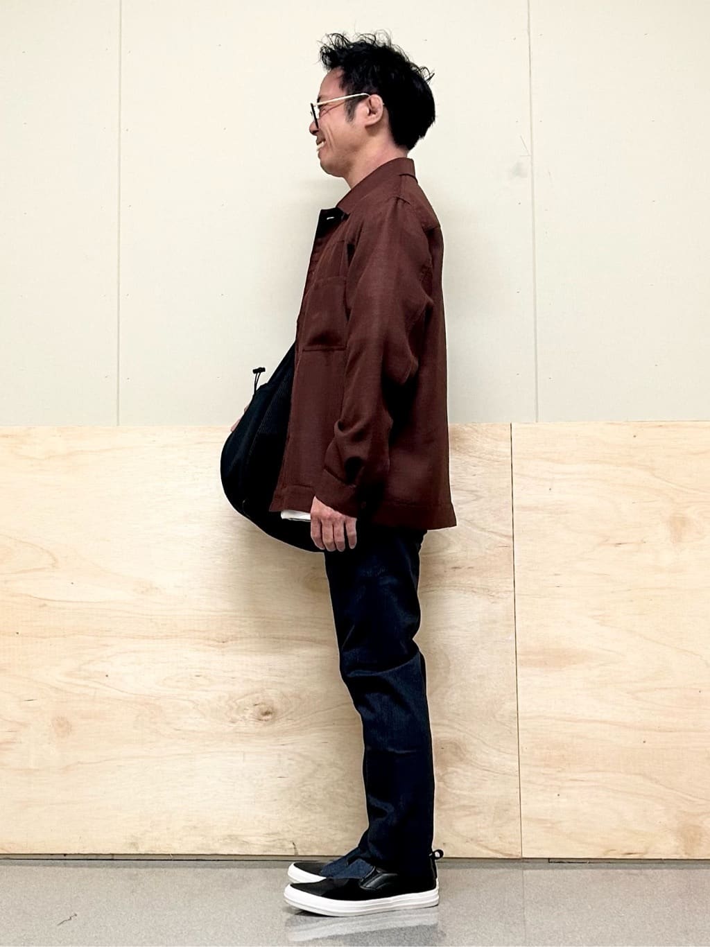KENJI Iさんの「THE SHOP TK｜【オールシーズン穿ける！】7DAYSストレッチへリンボンパンツ　ON&hArr;OFF兼用」を使ったコーディネート