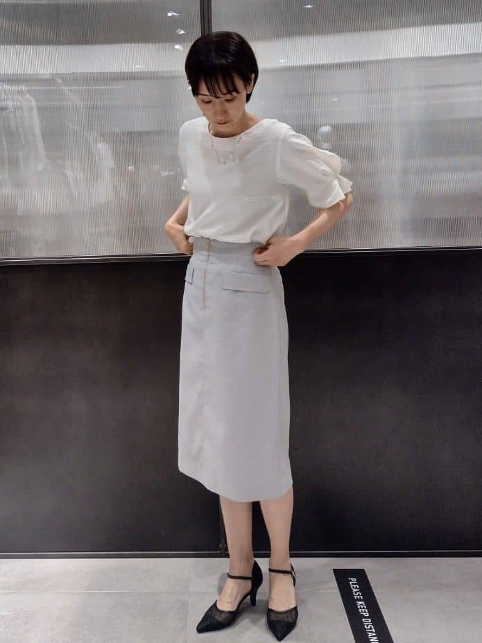 miuraさんの「index｜《8色展開／XS-LLサイズ》タックパフスリーブブラウス【洗濯機洗い可／吸水速乾／防シワ／抗ピル】」を使ったコーディネート