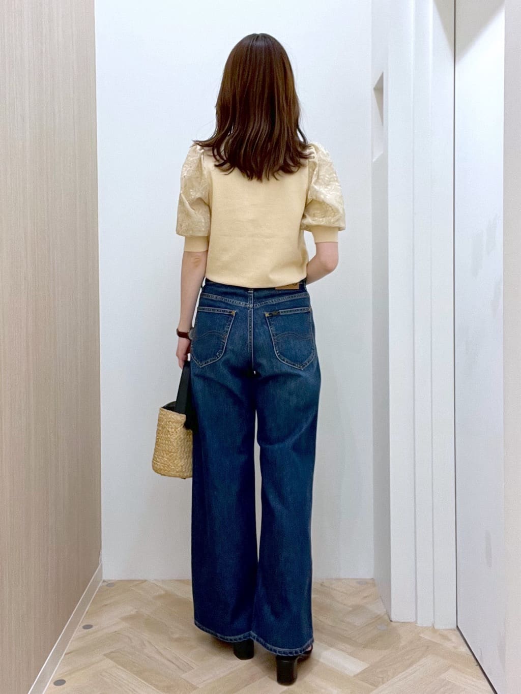  おまつさんの「grove｜【Lee&times;grove別注】WIDE DENIM PANTS」を使ったコーディネート
