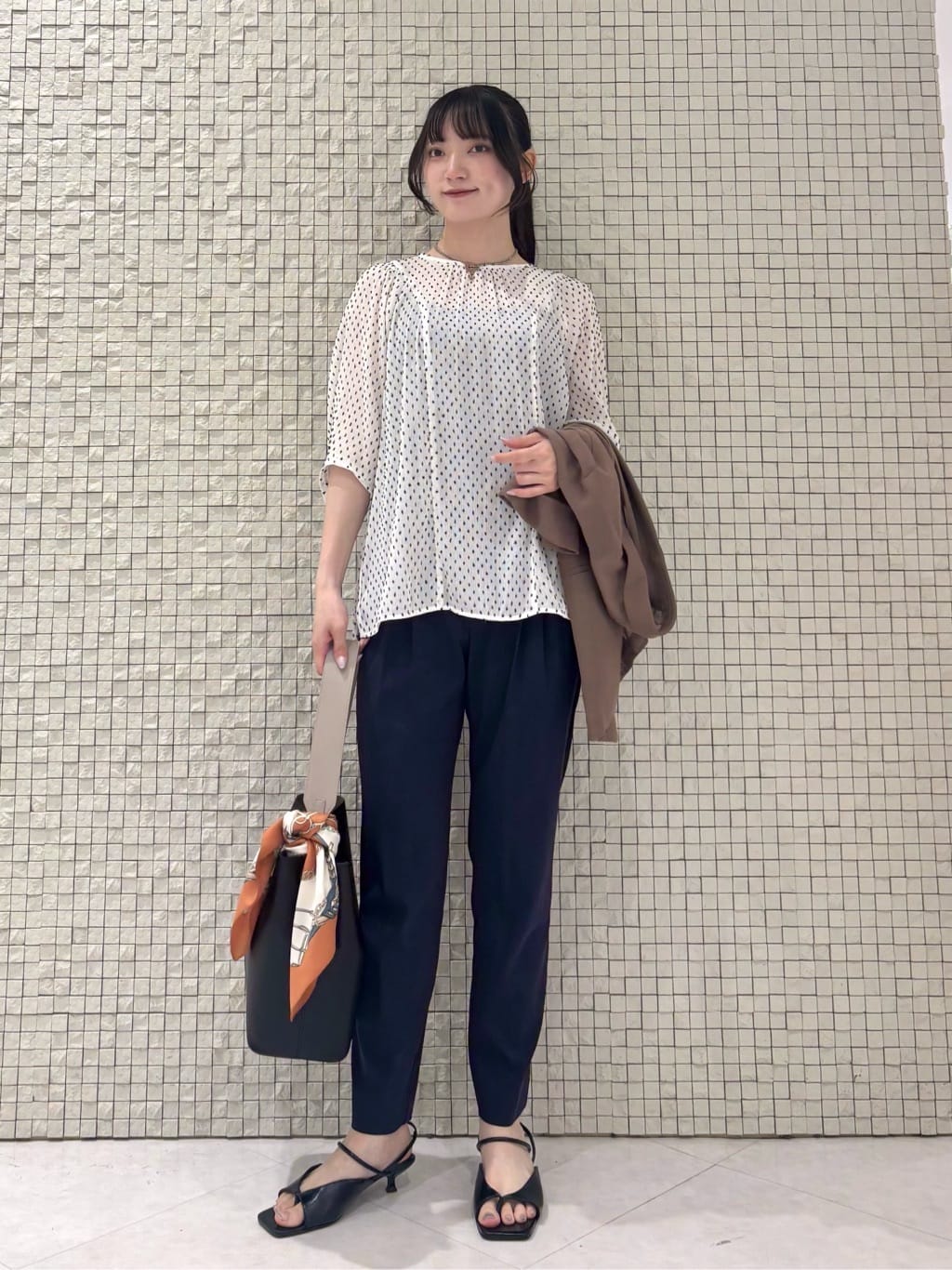 ibukiさんの「INDIVI｜◆【洗える／メッシュ素材】リネンライク半袖ダブルジャケット」を使ったコーディネート