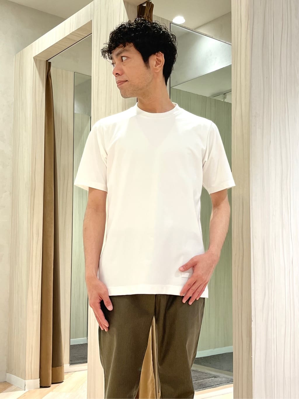 URAさんの「TAKEO KIKUCHI｜【全7サイズ&times;8色展開！】トップマルチヘリンボン パンツ」を使ったコーディネート