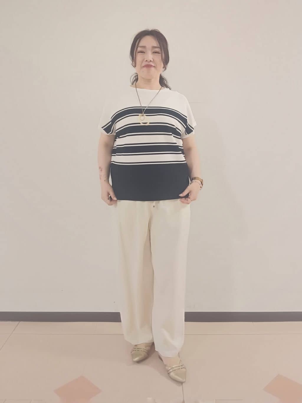 kaoさんの「INDIVI｜◆【フリー調整】マーブル調樹脂ロングネックレス」を使ったコーディネート