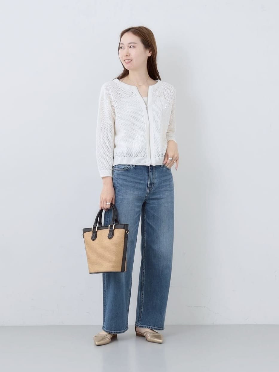 mitsukiさんの「INDIVI｜【褒められデニム】ワイドストレート デニムパンツ」を使ったコーディネート