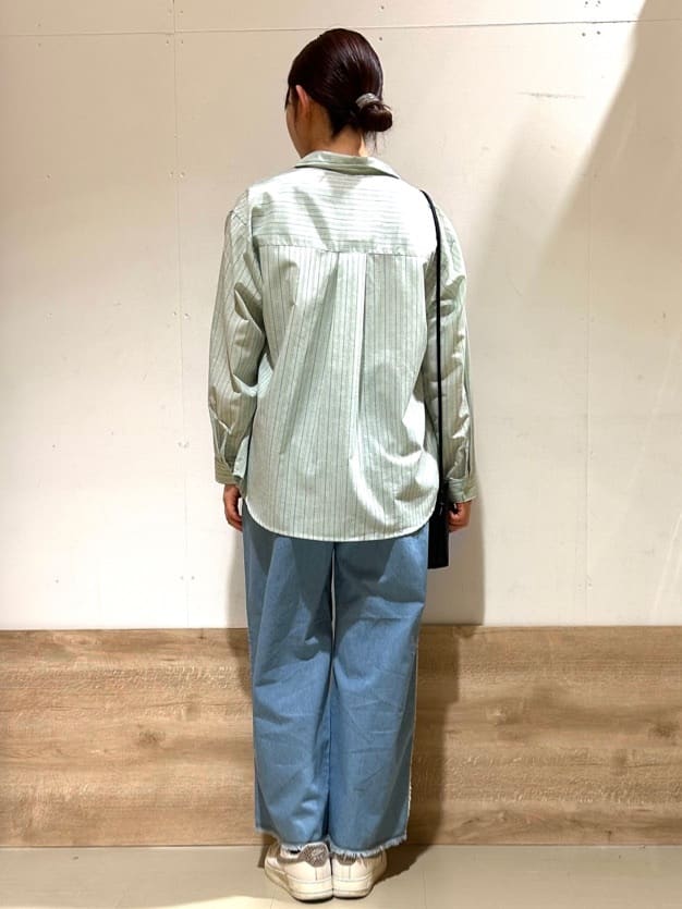 花さんの「SHOO･LA･RUE｜◆【洗える/S-LL/UV/吸水速乾】洗濯後しわになりにくいリネンブレンドシャツ」を使ったコーディネート