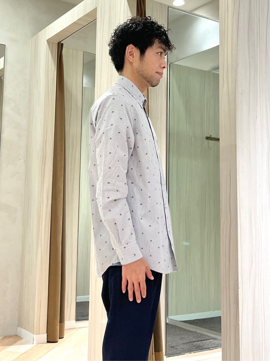 URAさんの「TAKEO KIKUCHI｜ハットモチーフ ジャカード ストライプ シャツ」を使ったコーディネート