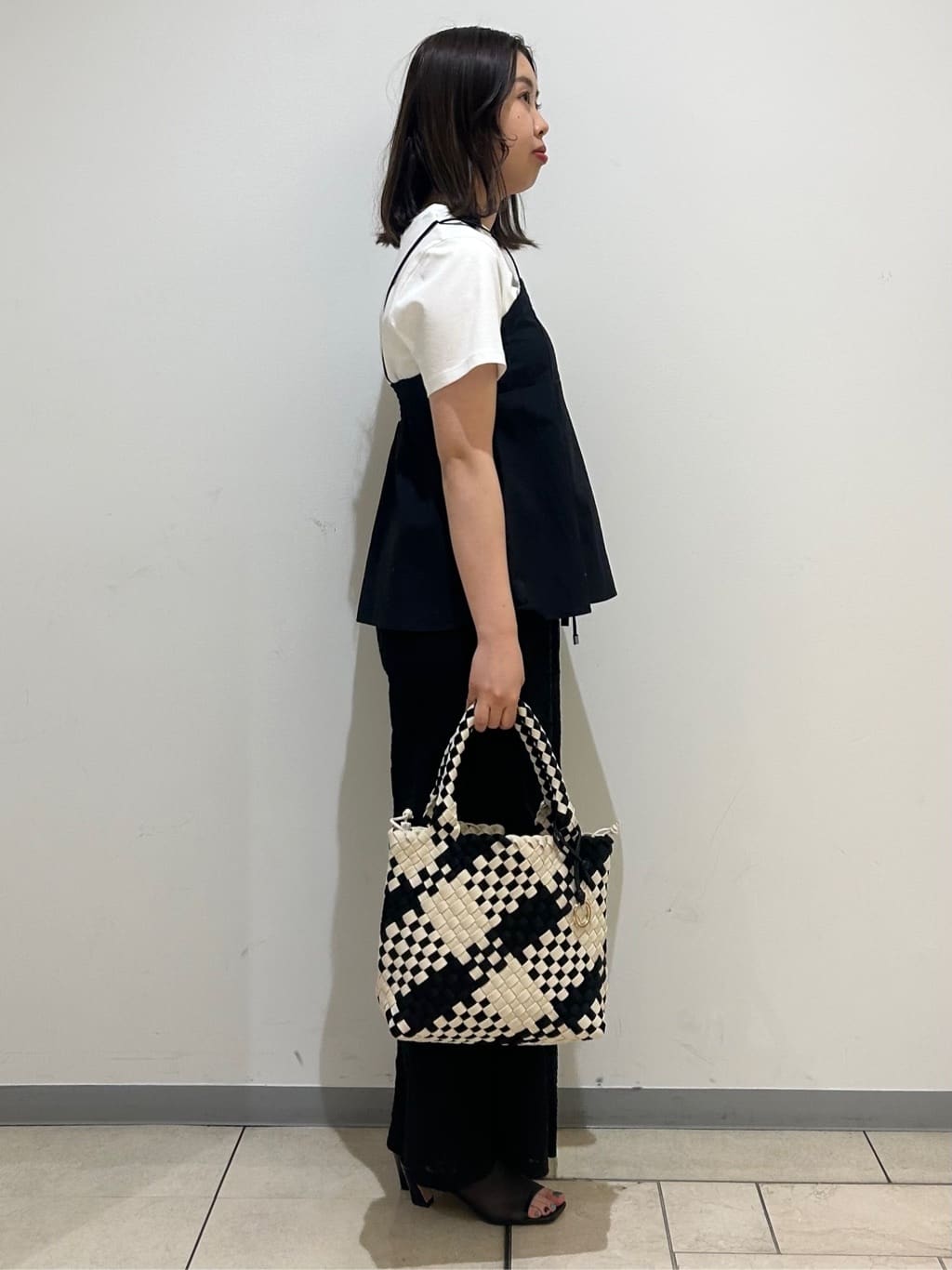 kanoさんの「UNTITLED｜◆【旬トレンド】メッシュミュール」を使ったコーディネート
