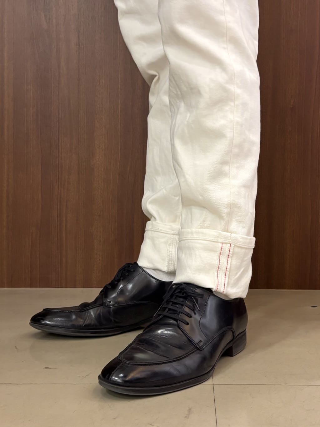 中村さんの「TAKEO KIKUCHI｜【Sサイズ～】ストレッチ デニム パンツ」を使ったコーディネート