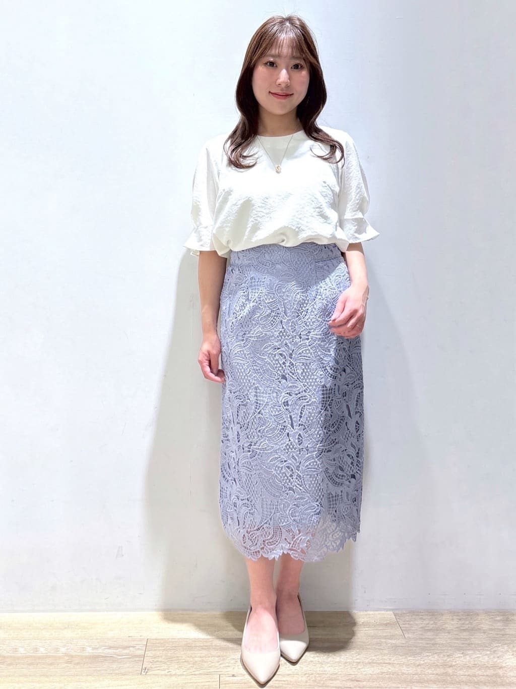 さやかさんの「index｜《8色展開／XS-LLサイズ》タックパフスリーブブラウス【洗濯機洗い可／吸水速乾／防シワ／抗ピル】」を使ったコーディネート
