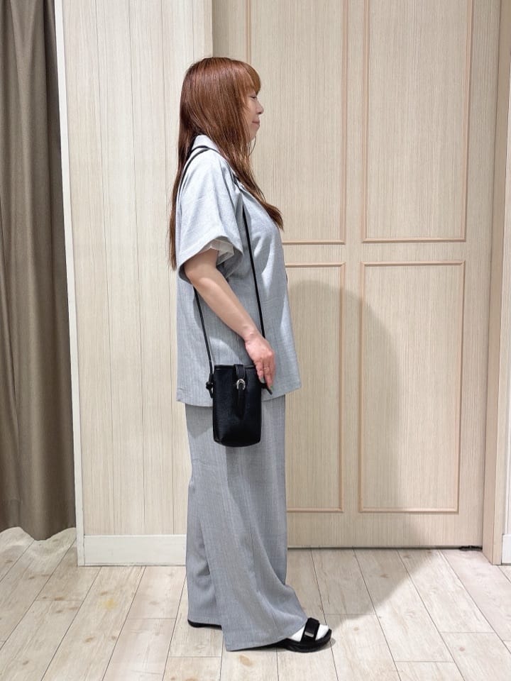 AMI55さんの「SHOO･LA･RUE｜◆【高レビュー】スポーティで上品 大人のためのテープスポサン」を使ったコーディネート