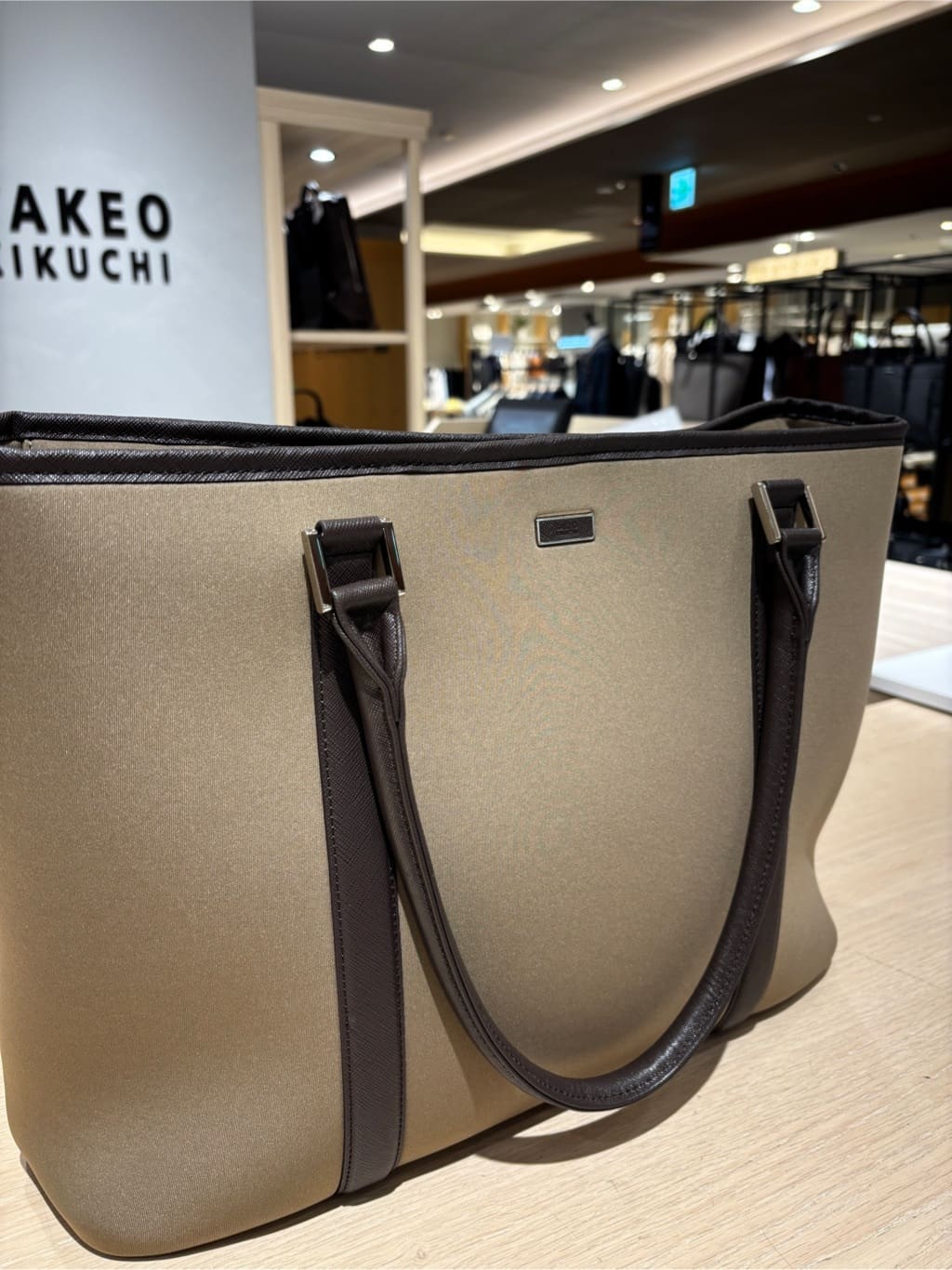 ウミさんの「TAKEO KIKUCHI｜【抗菌防臭／5サイズ展開】ハイゲージポンチ Tシャツ」を使ったコーディネート