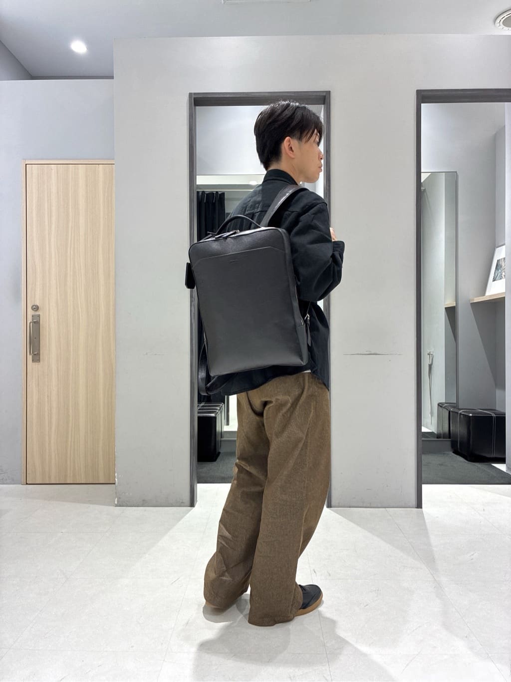 わいずみさんの「TAKEO KIKUCHI｜フルベジタンニンレザー バックパック」を使ったコーディネート